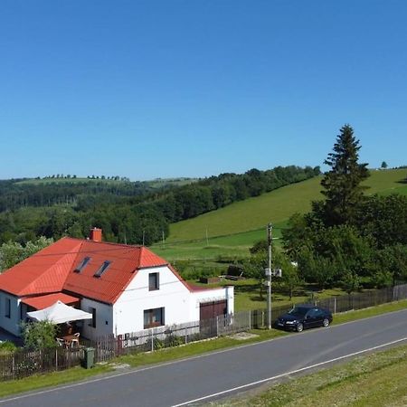 Dum Nedaleko Resovskych Vodopadu Villa Tvrdkov Luaran gambar