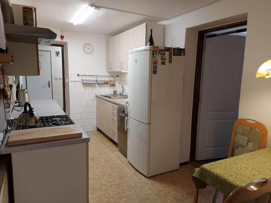 Dum Nedaleko Resovskych Vodopadu Villa Tvrdkov Luaran gambar